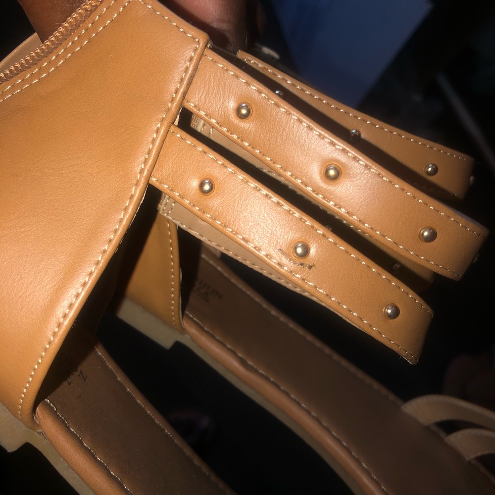 tan sandals - Picture 3 of 4
